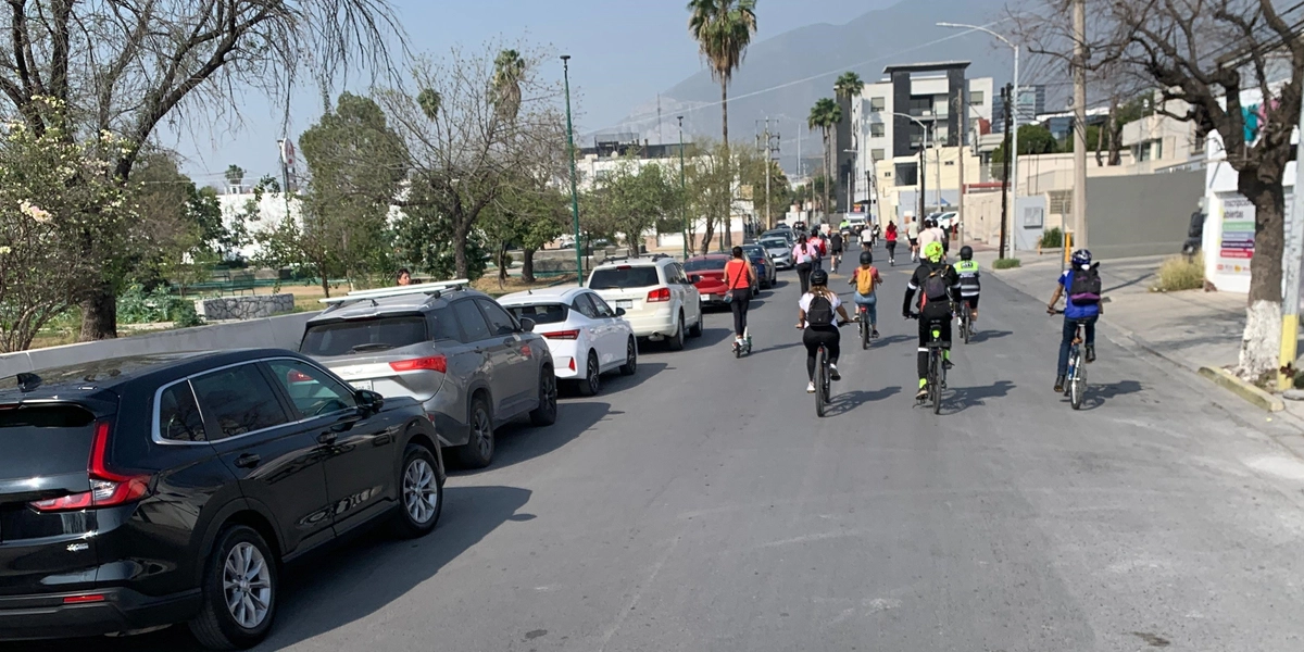 monterreyenfamilia; familia; difmty; mty; parqueespaña; adriandelagarza